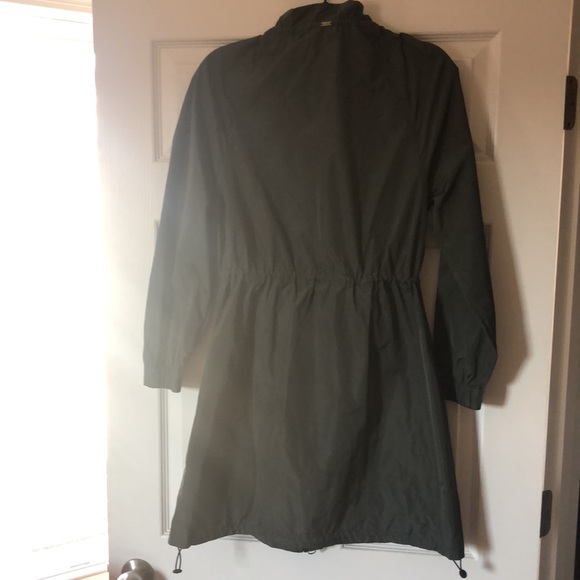 St. John windbreaker - Picture 7 of 11